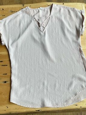 Women's Light Pink Crisscross V-Neck Short Sleeve Top